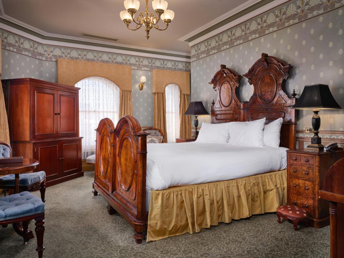 Craig'S Royal Hotel Ballarat Dış mekan fotoğraf A guest room at the Hotel St. George