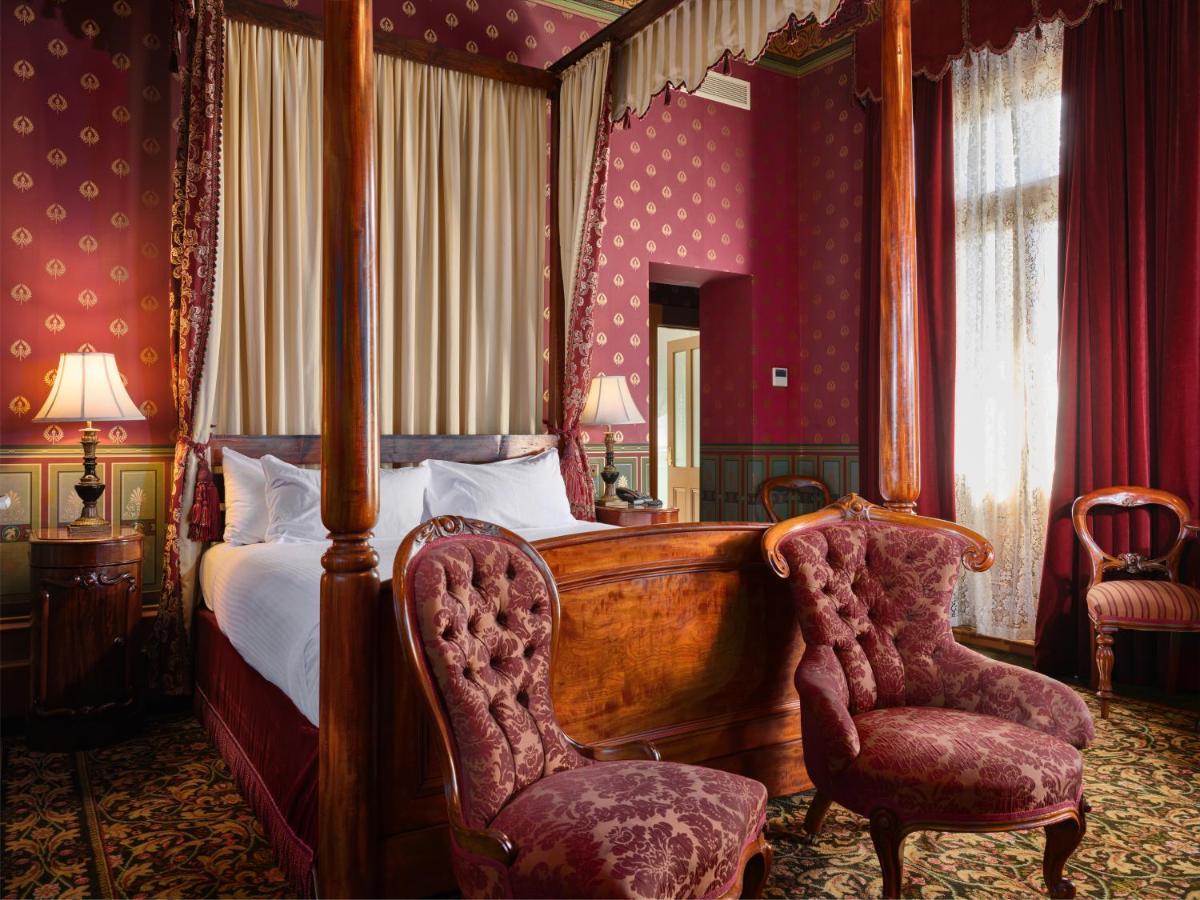 Craig'S Royal Hotel Ballarat Dış mekan fotoğraf A bedroom at the hotel