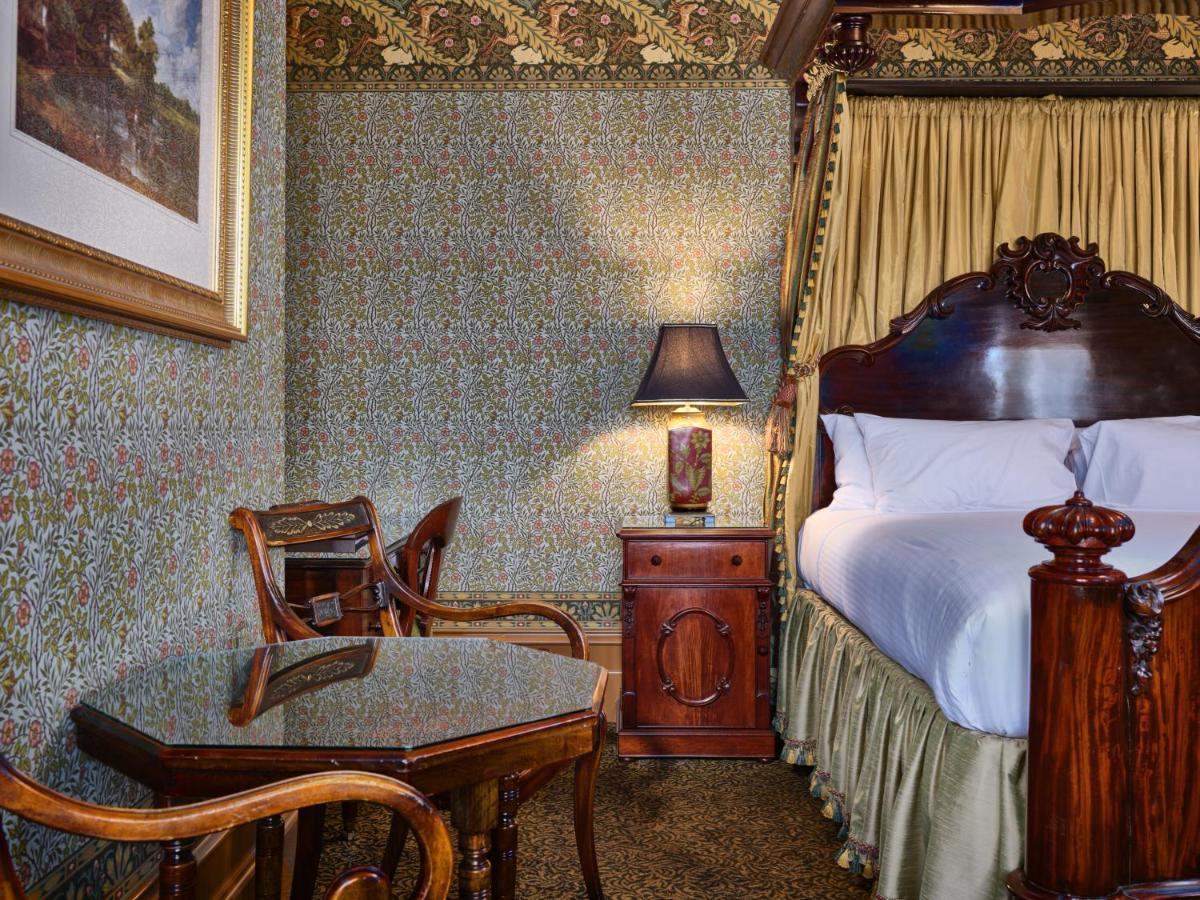 Craig'S Royal Hotel Ballarat Dış mekan fotoğraf A bedroom at the hotel