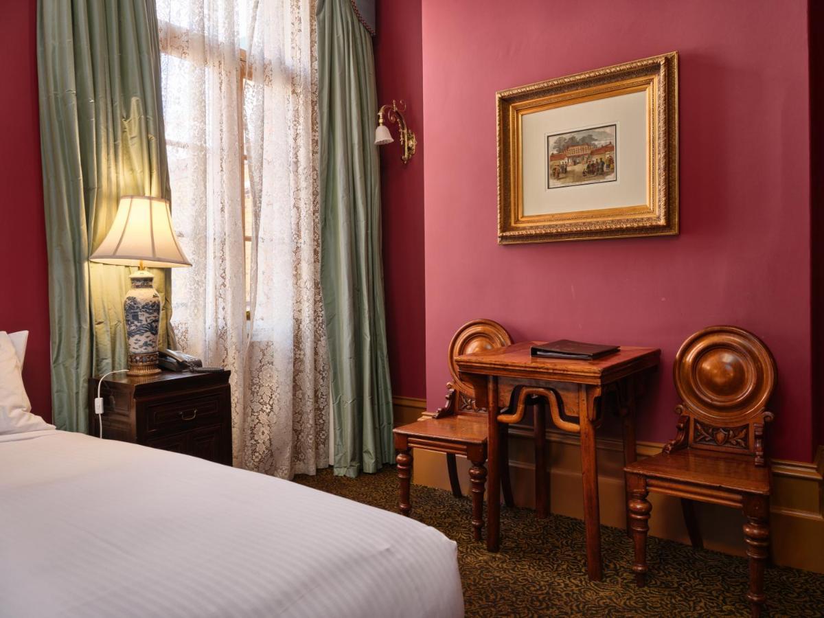 Craig'S Royal Hotel Ballarat Dış mekan fotoğraf A guest room at the hotel