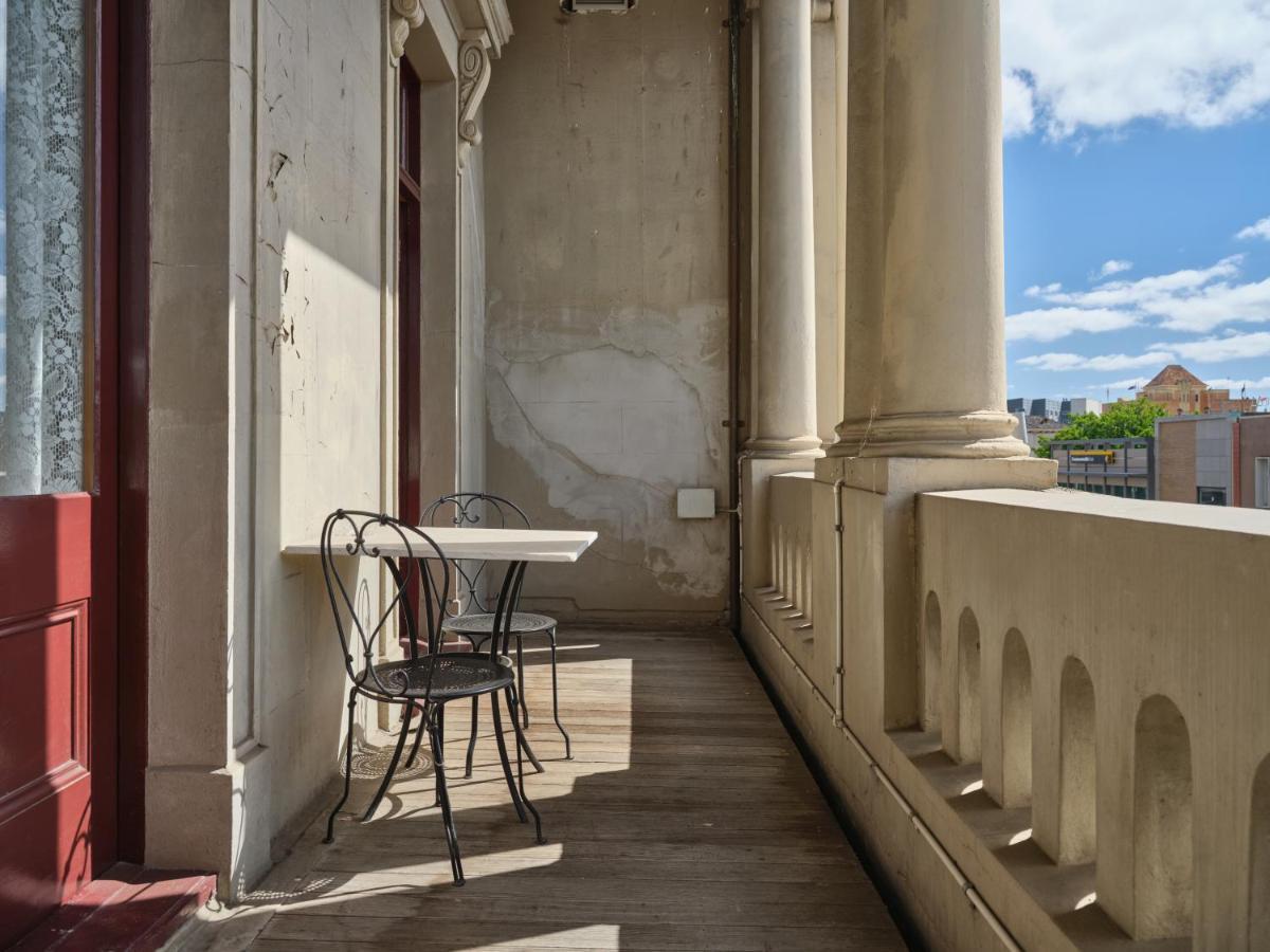 Craig'S Royal Hotel Ballarat Dış mekan fotoğraf The balcony of the 1880s building