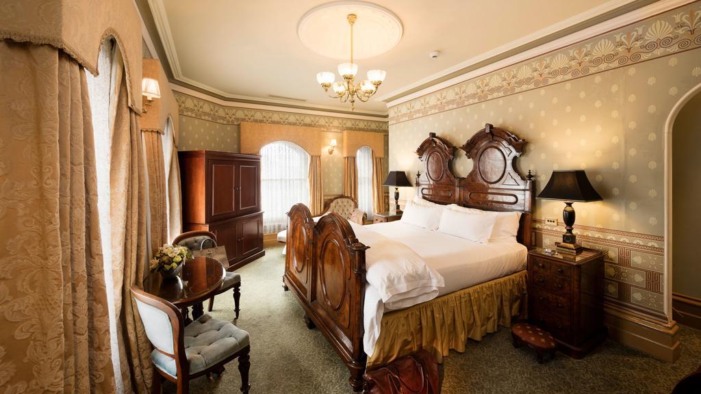 Craig'S Royal Hotel Ballarat Dış mekan fotoğraf A bedroom at the Hotel St. George