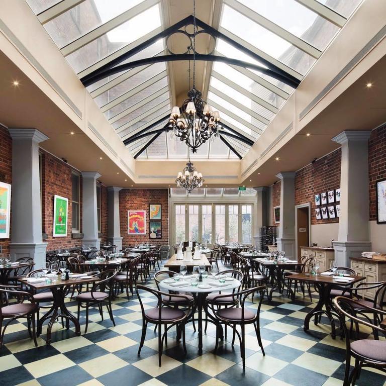 Craig'S Royal Hotel Ballarat Dış mekan fotoğraf The interior of the restaurant