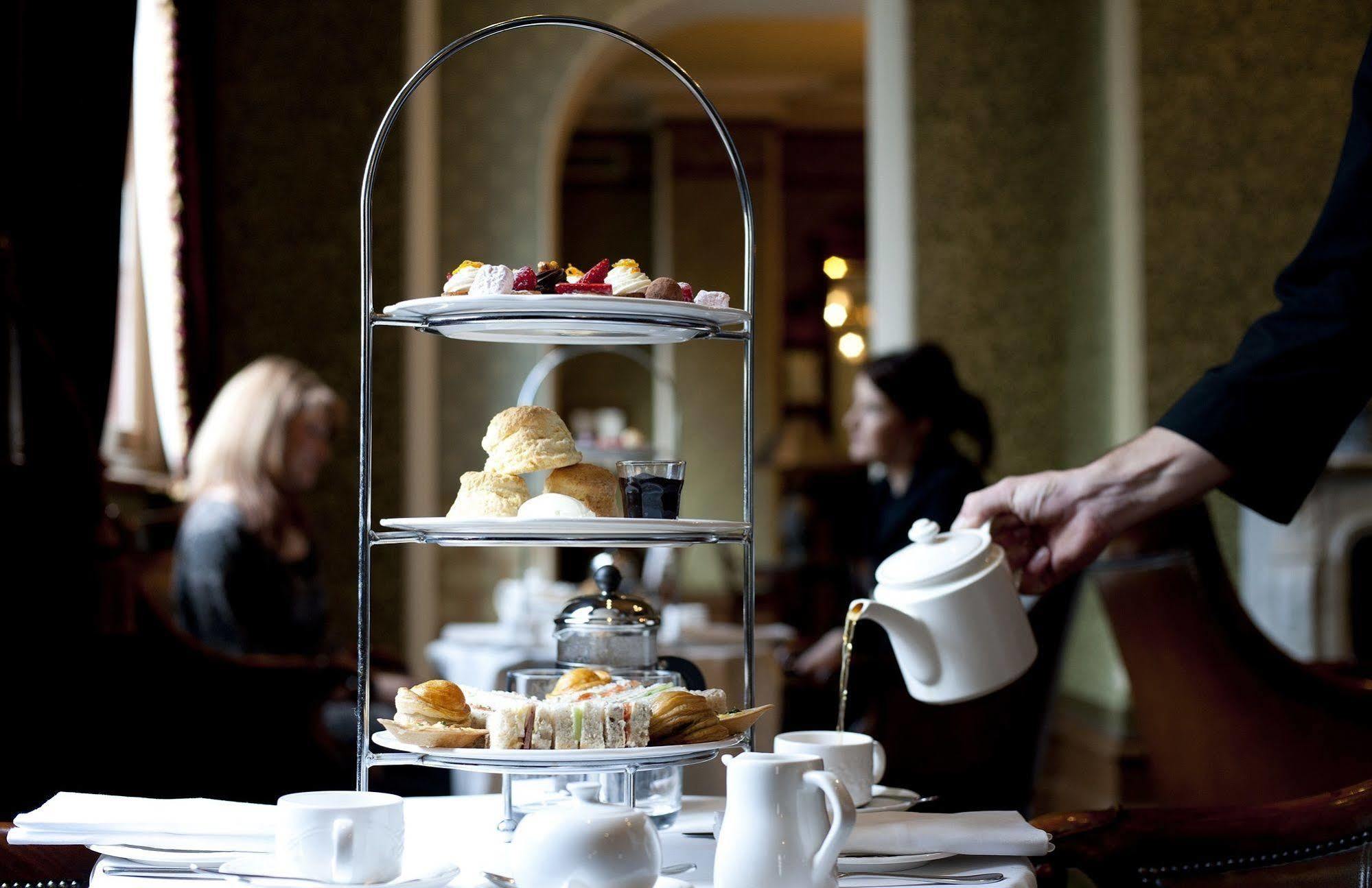 Craig'S Royal Hotel Ballarat Dış mekan fotoğraf Afternoon tea at the Ritz