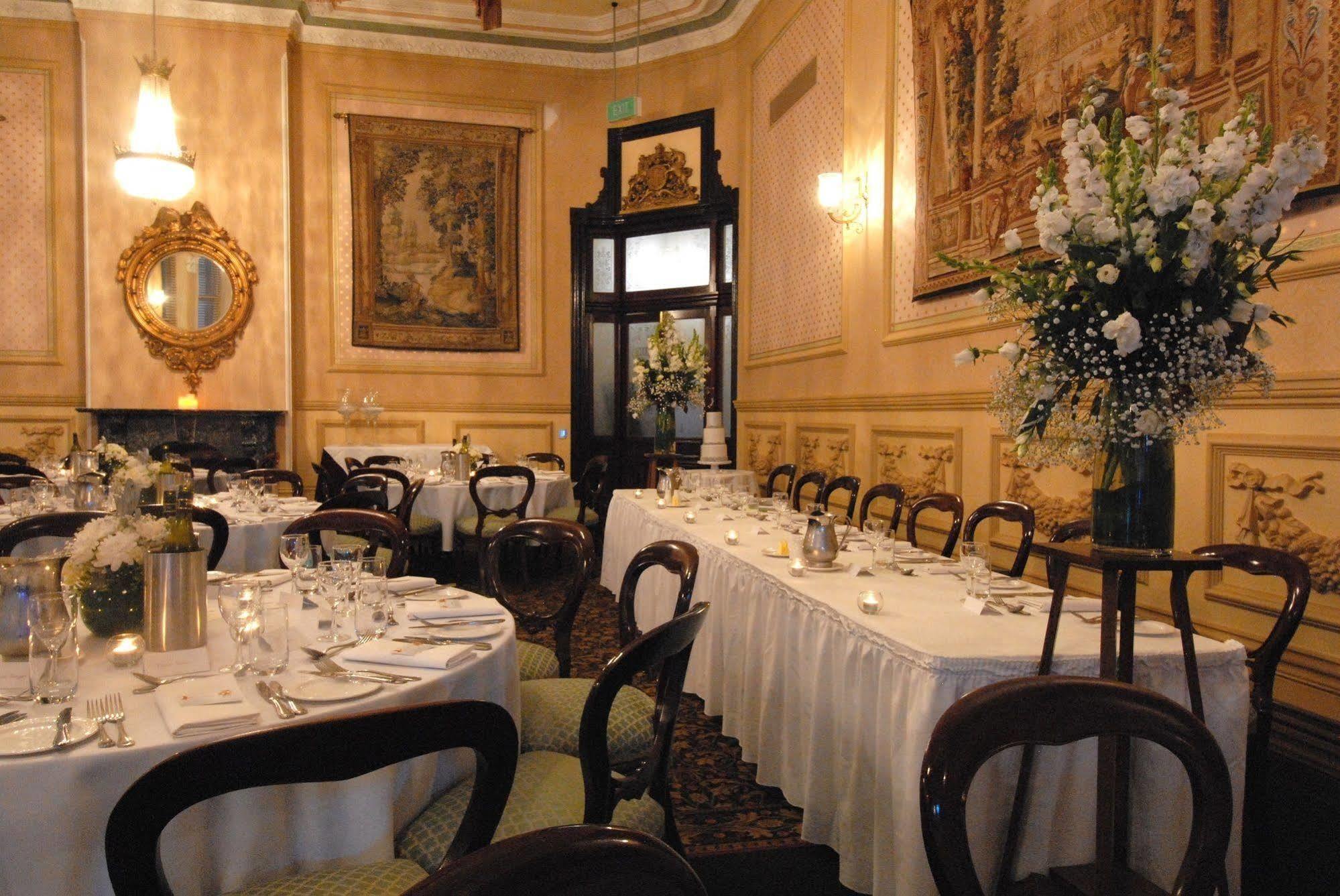 Craig'S Royal Hotel Ballarat Dış mekan fotoğraf The interior of the restaurant