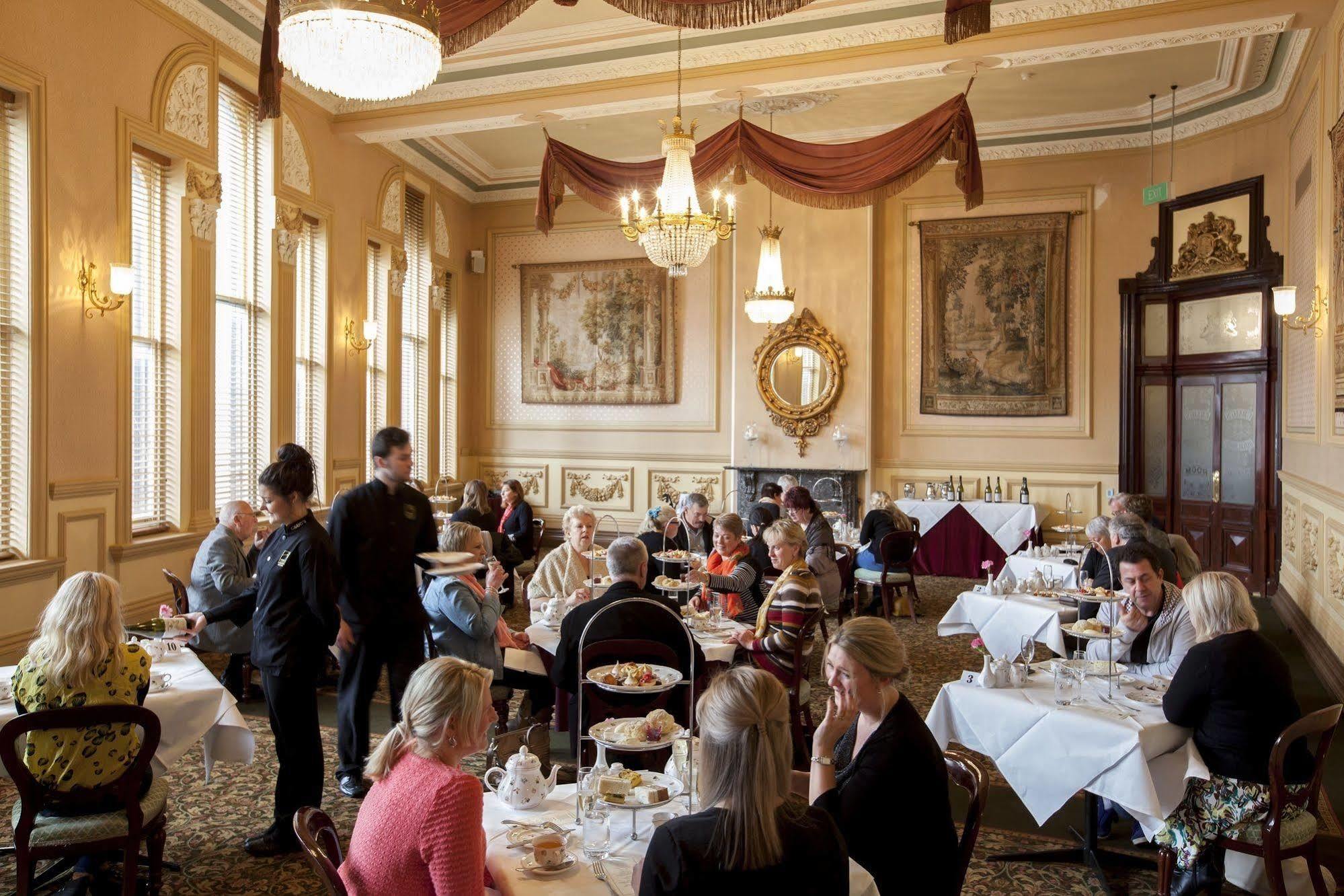 Craig'S Royal Hotel Ballarat Dış mekan fotoğraf The restaurant at the Grand Hotel