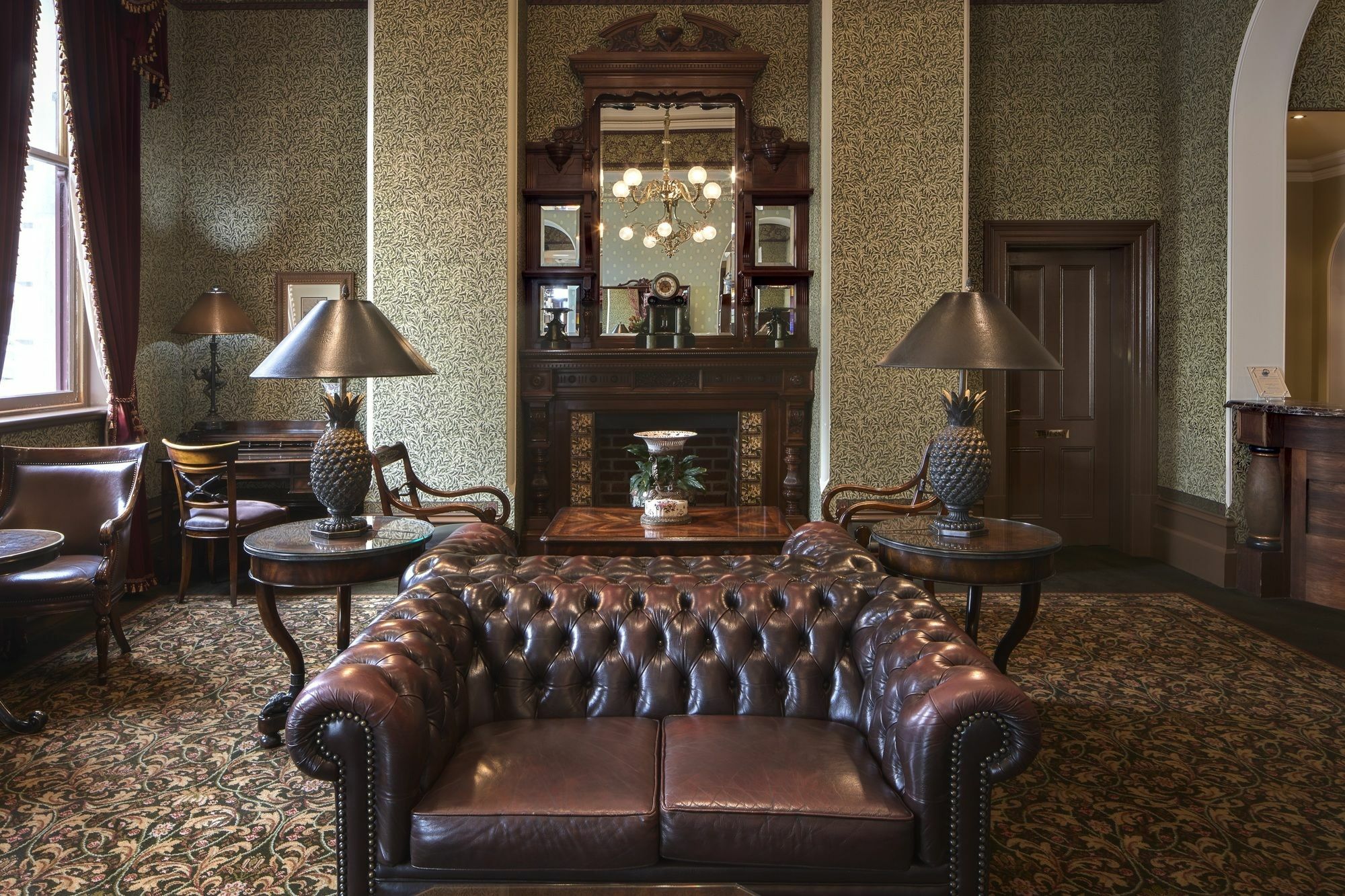Craig'S Royal Hotel Ballarat Dış mekan fotoğraf The library at the hotel