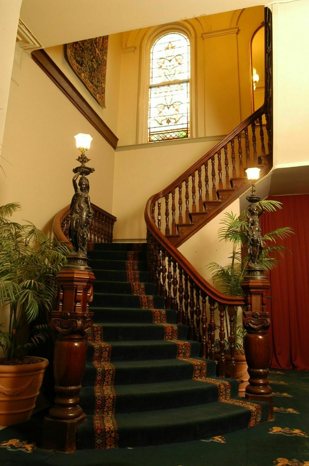 Craig'S Royal Hotel Ballarat Dış mekan fotoğraf The staircase